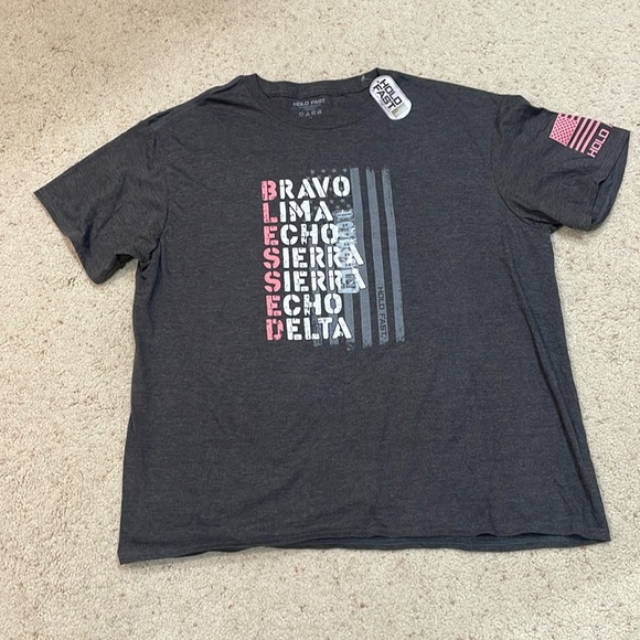 Hold Fast Blessed T-Shirt 💕 - Picture 1 of 5